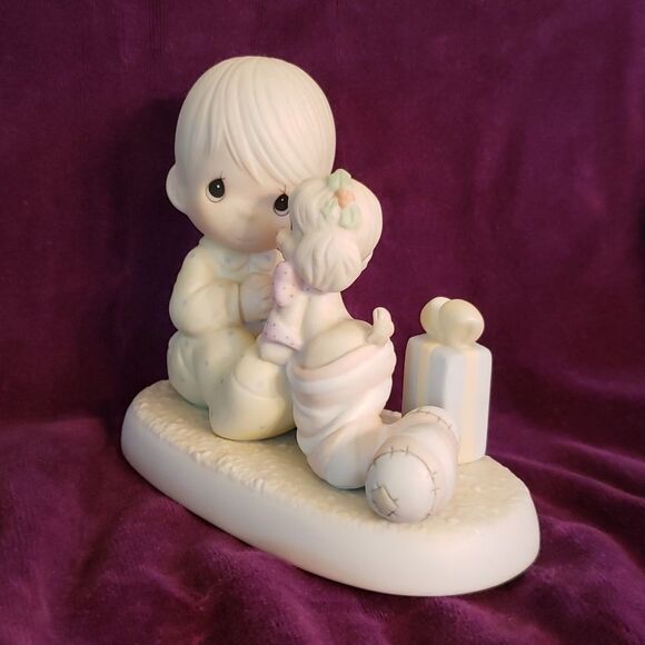 Vintage Precious Moments Porcelain Figurine "The Greatest Gift is a Friend" - Picture 2 of 6